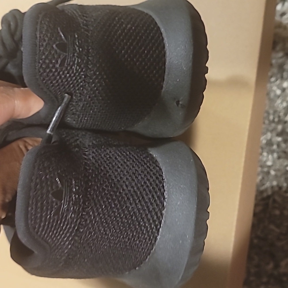 Adidas - Picture 3 of 6